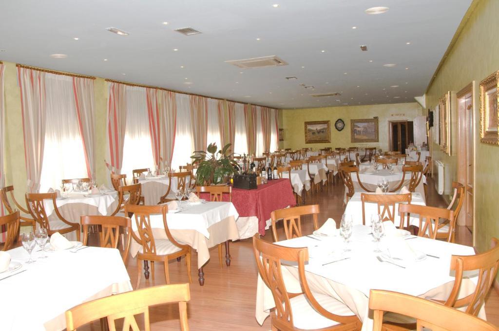 Hotel Restaurante San Roque Medina del Campo Eksteriør billede