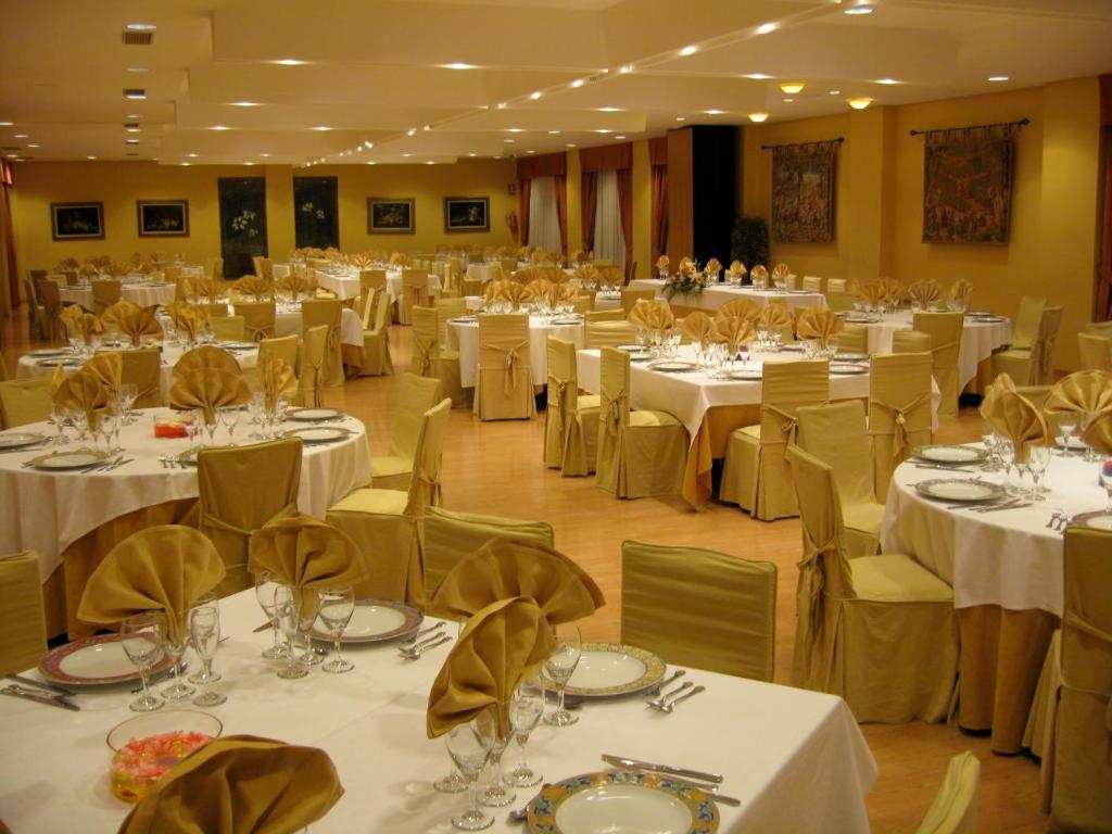 Hotel Restaurante San Roque Medina del Campo Eksteriør billede