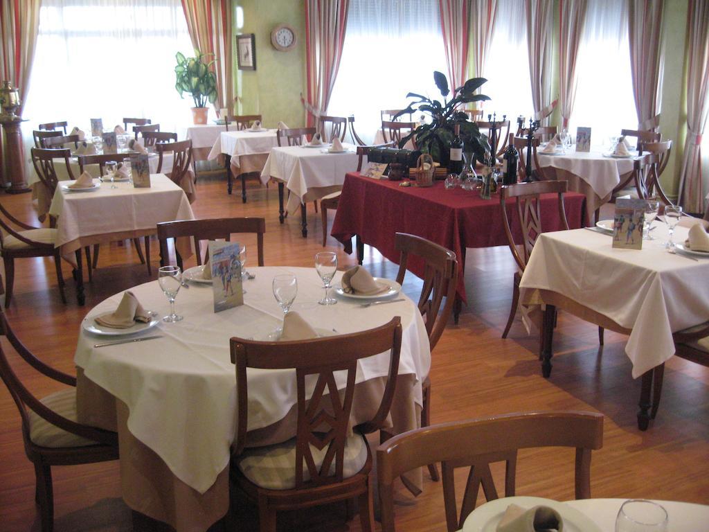 Hotel Restaurante San Roque Medina del Campo Eksteriør billede